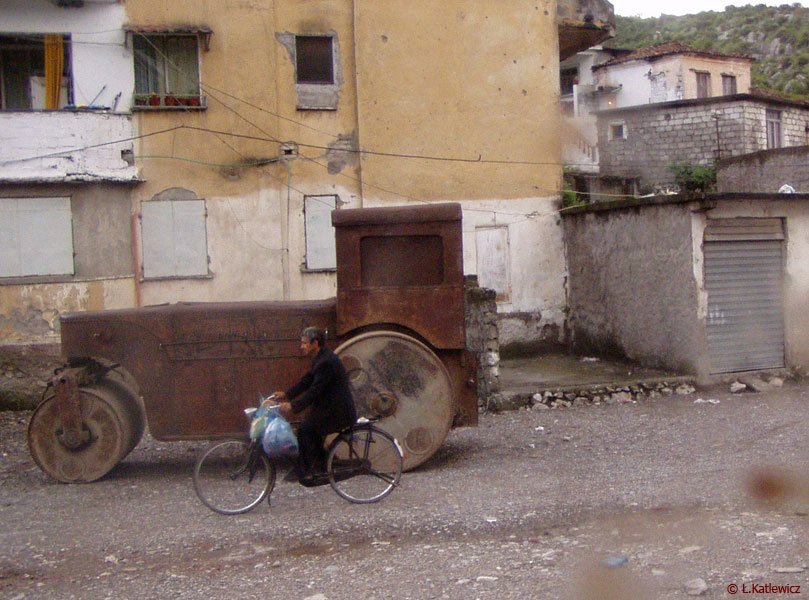albaniaspuciznaenverahody7.jpg